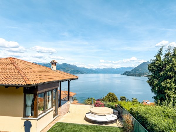 casa indipendente in vendita a Stresa