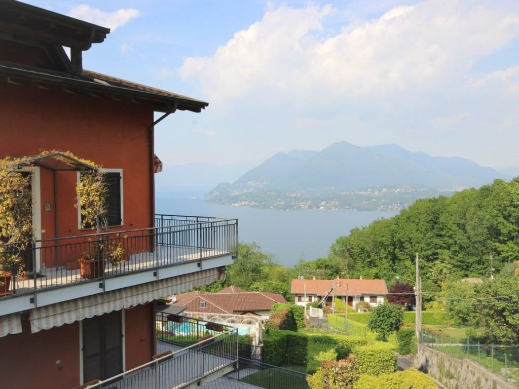 appartamento in vendita a Stresa in zona Magognino