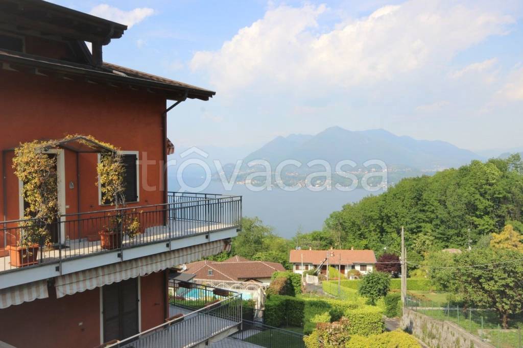 appartamento in vendita a Stresa in zona Magognino
