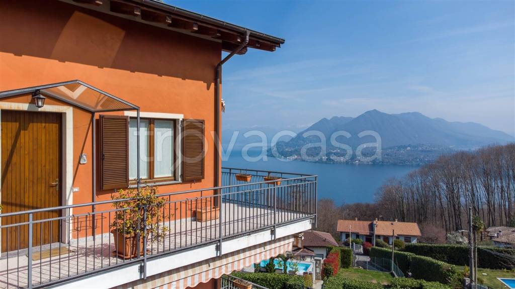 appartamento in vendita a Stresa in zona Magognino