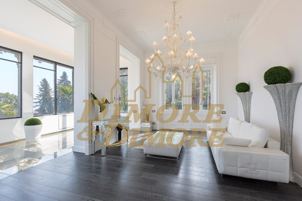 casa indipendente in vendita a Stresa