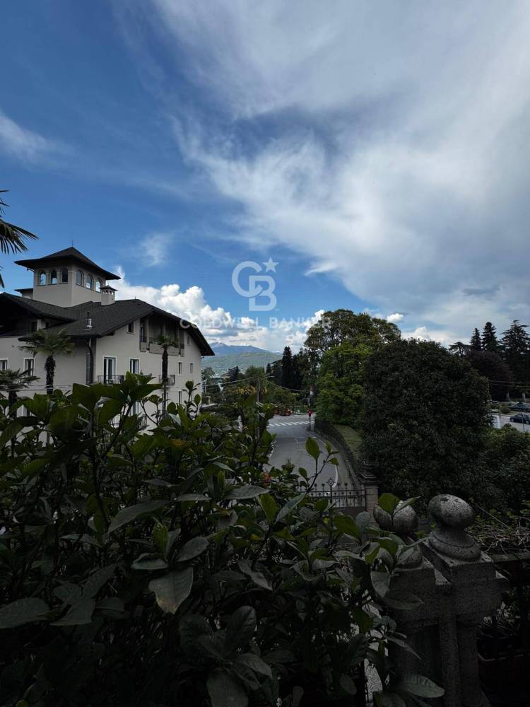 casa indipendente in vendita a Stresa in zona Isola Bella