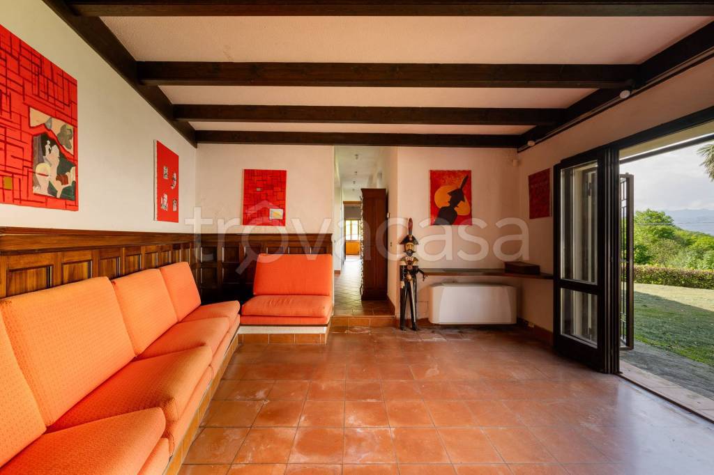 casa indipendente in vendita a Stresa in zona Magognino