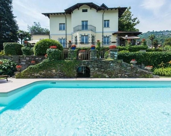 casa indipendente in vendita a Stresa