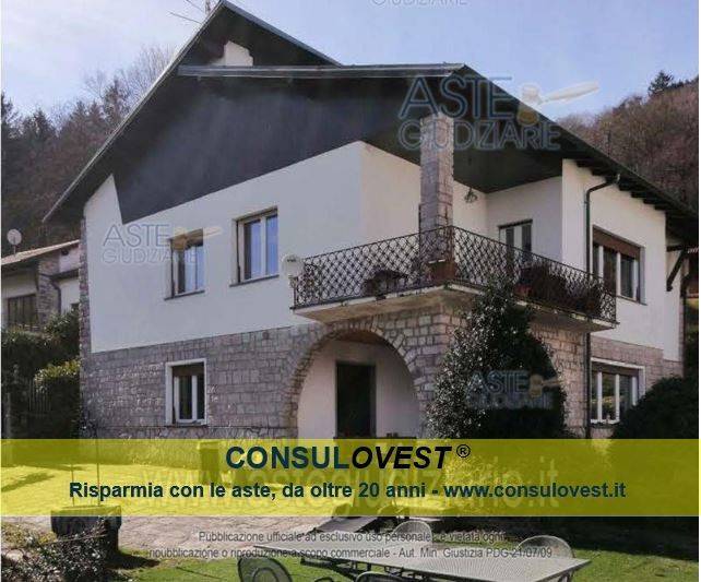 casa indipendente in vendita a Stresa in zona Magognino