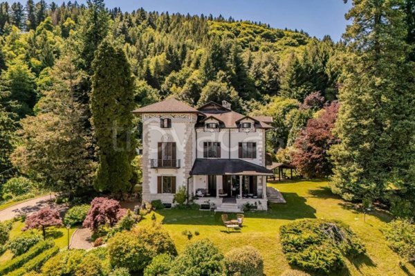 casa indipendente in vendita a Stresa in zona Mottarone
