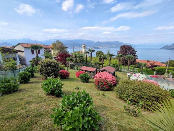 casa indipendente in vendita a Stresa