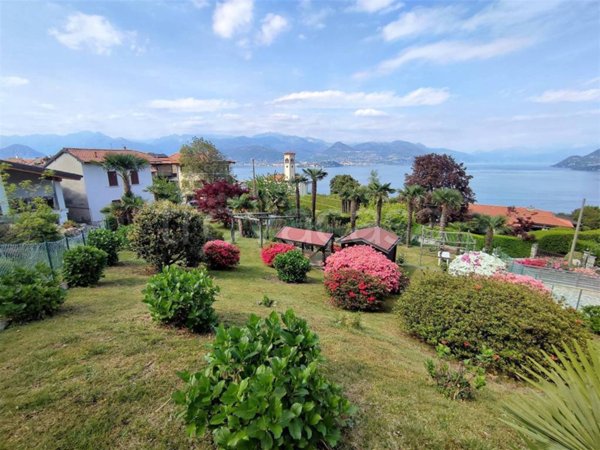 casa indipendente in vendita a Stresa