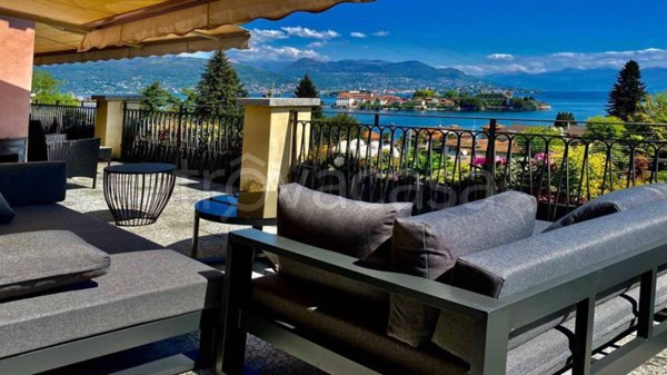 casa indipendente in vendita a Stresa in zona Carciano