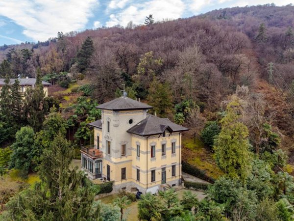 casa indipendente in vendita a Stresa