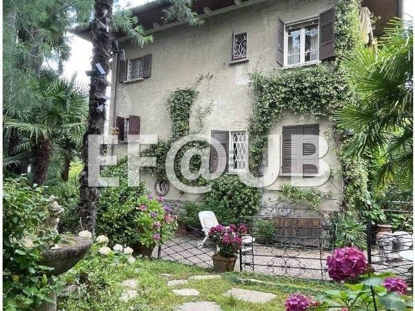 casa indipendente in vendita a Stresa