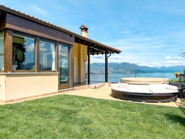 casa indipendente in vendita a Stresa