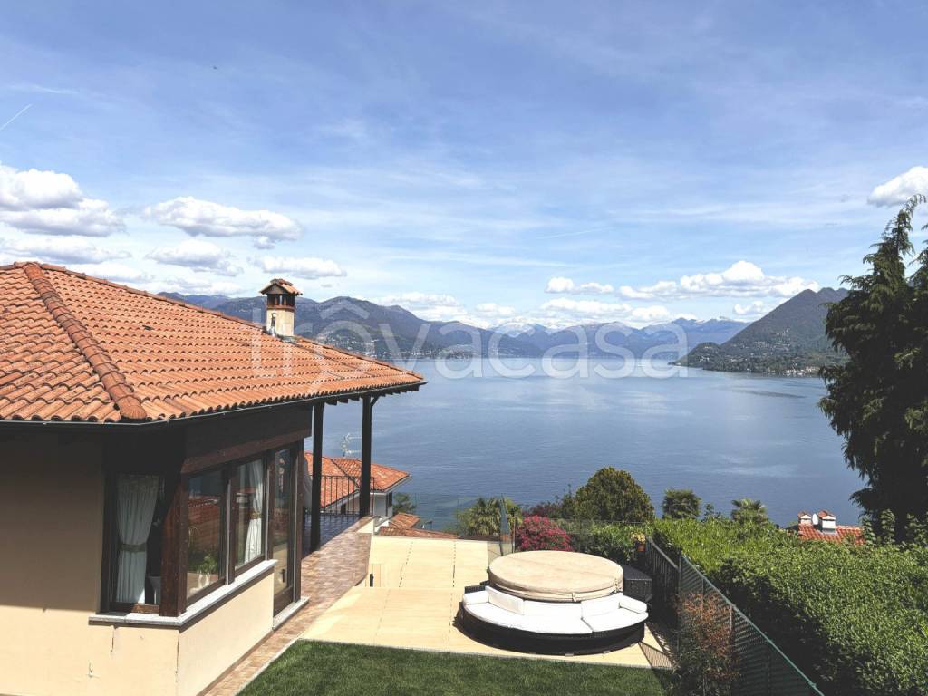 casa indipendente in vendita a Stresa