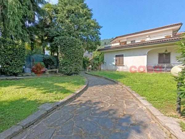 casa indipendente in vendita a Stresa in zona Brisino