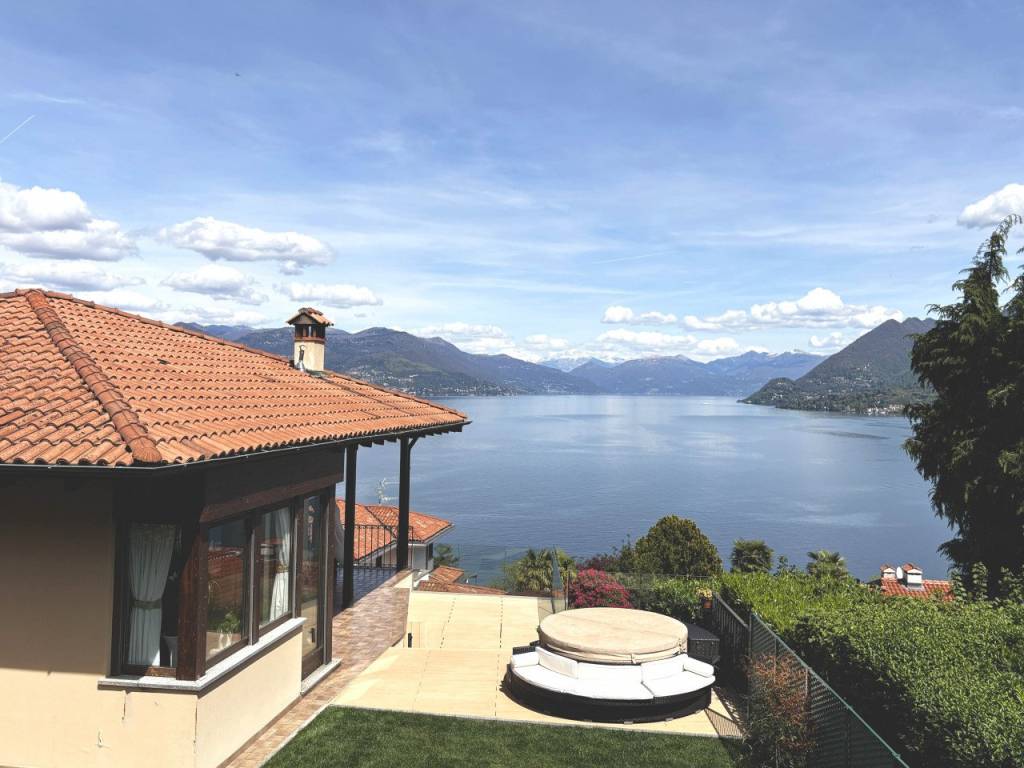 casa indipendente in vendita a Stresa