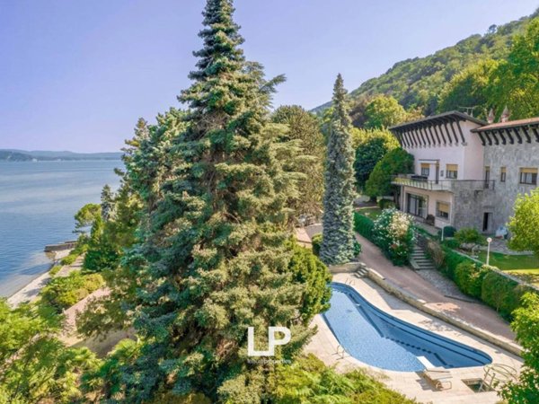 casa indipendente in vendita a Stresa