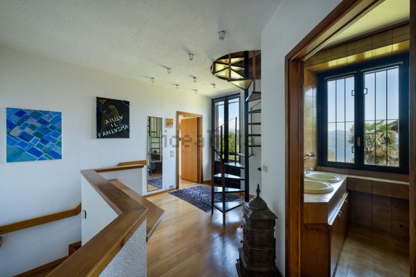 casa indipendente in vendita a Stresa in zona Magognino