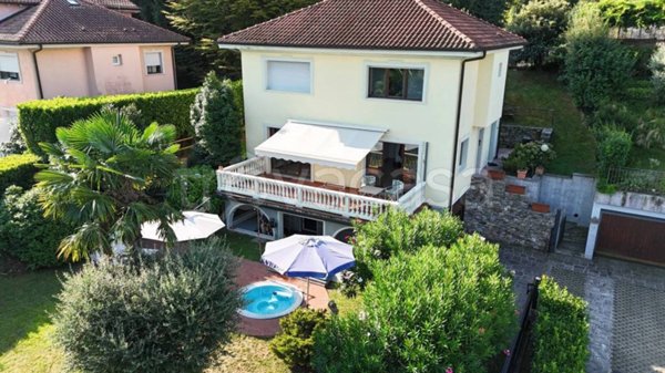casa indipendente in vendita a Stresa