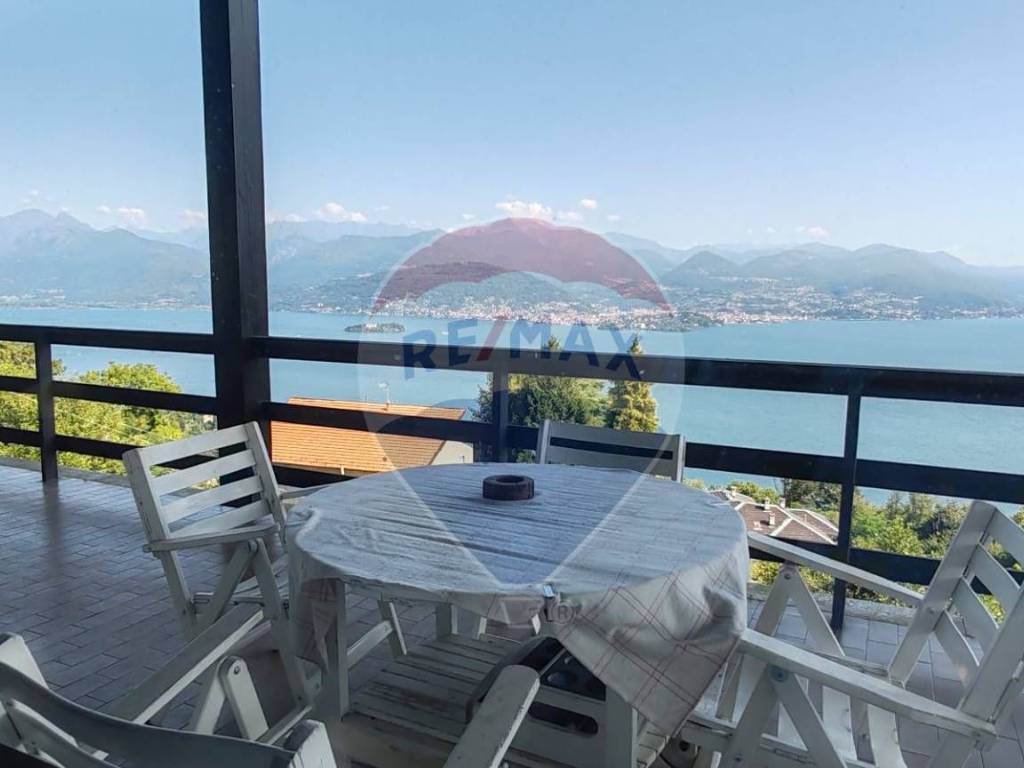 casa indipendente in vendita a Stresa in zona Brisino