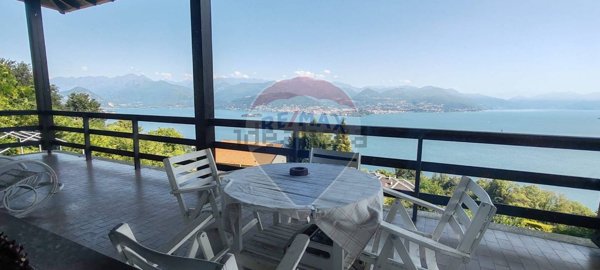 casa indipendente in vendita a Stresa in zona Brisino