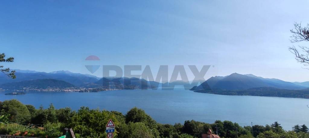 casa indipendente in vendita a Stresa in zona Brisino