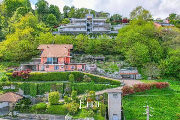 casa indipendente in vendita a Stresa in zona Someraro