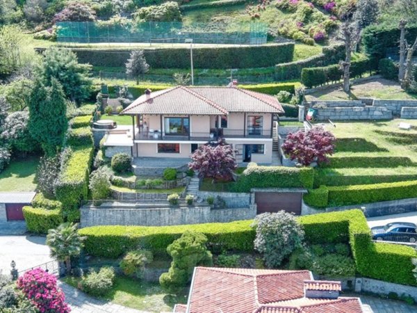 casa indipendente in vendita a Stresa