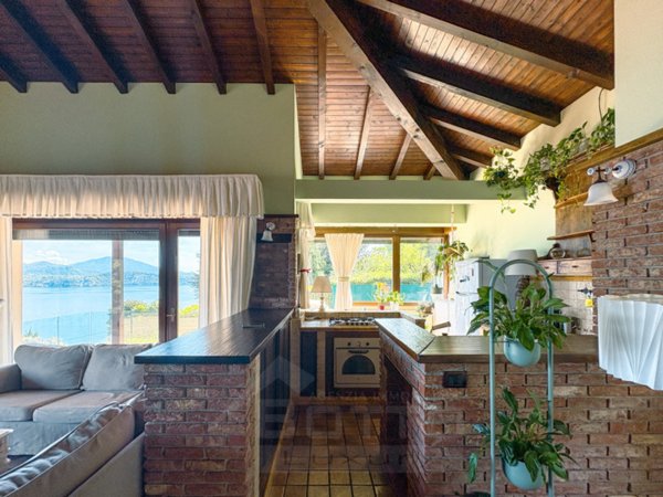 casa indipendente in vendita a Stresa