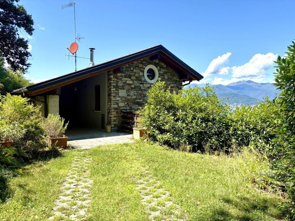 casa indipendente in vendita a Stresa in zona Brisino