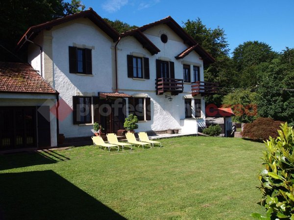 casa indipendente in vendita a Stresa in zona Magognino