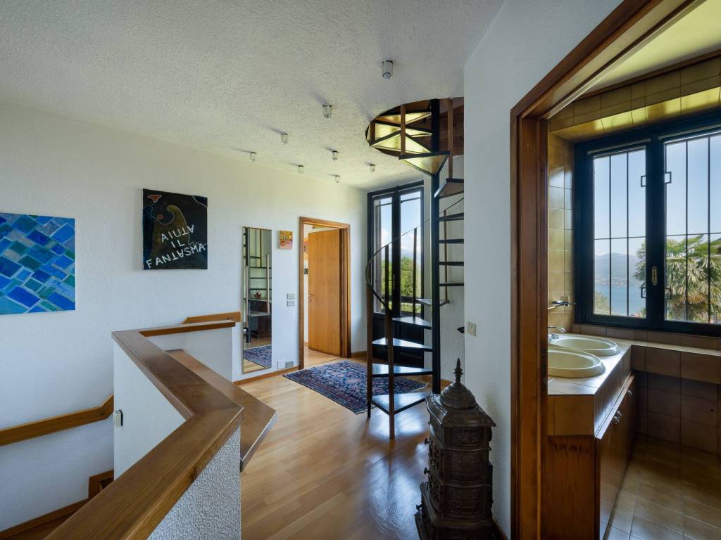 casa indipendente in vendita a Stresa in zona Magognino