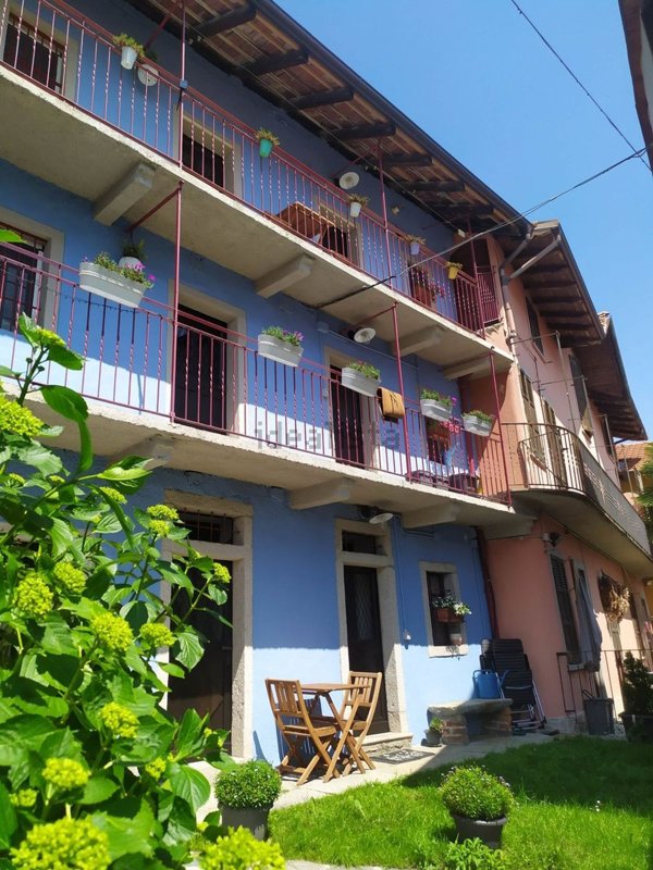 appartamento in vendita a Stresa in zona Levo