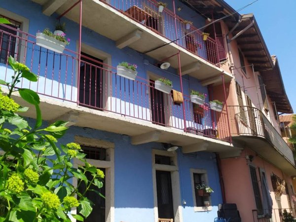 appartamento in vendita a Stresa in zona Levo