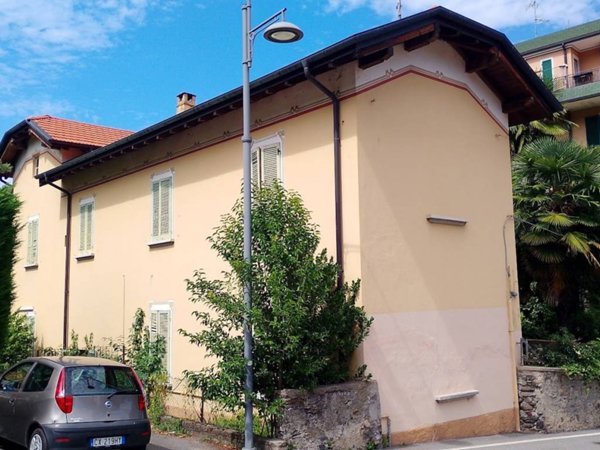 casa indipendente in vendita a Stresa