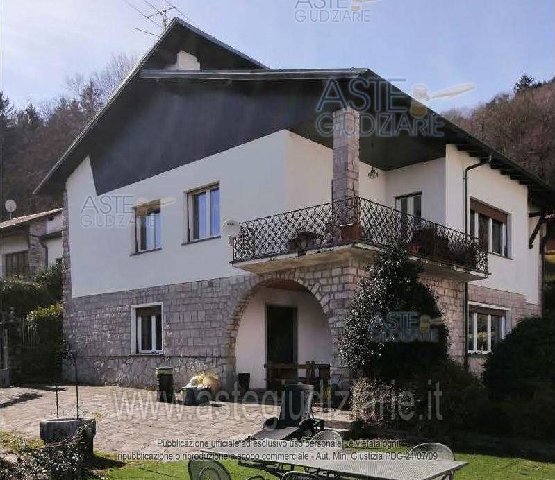 casa indipendente in vendita a Stresa
