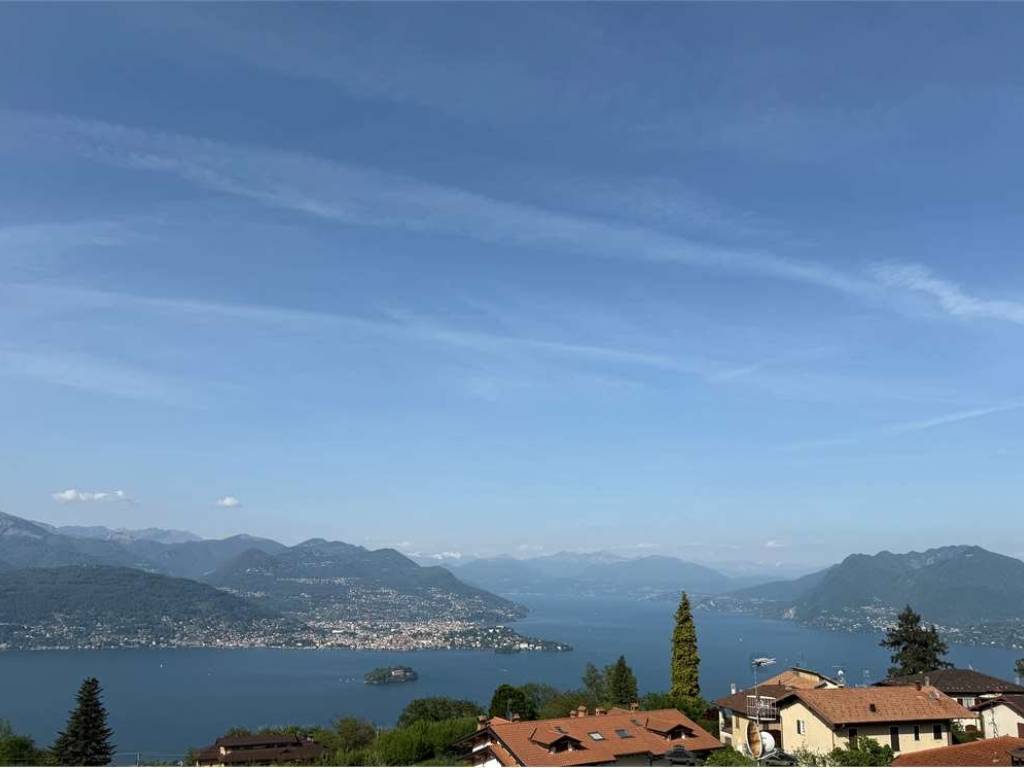 casa indipendente in vendita a Stresa