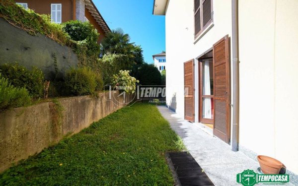 appartamento in vendita a Stresa in zona Carciano