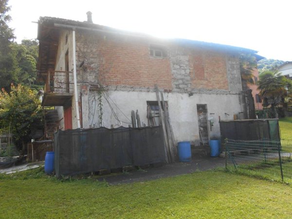 casa indipendente in vendita a Stresa