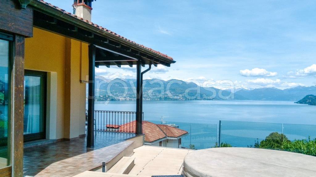 casa indipendente in vendita a Stresa