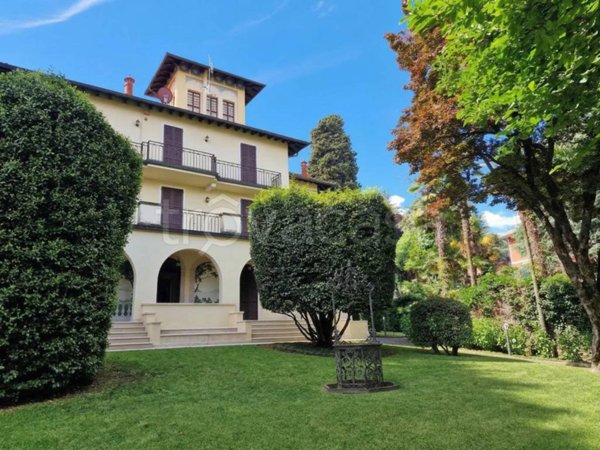 casa indipendente in vendita a Stresa in zona Binda