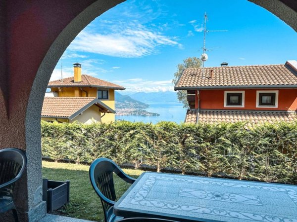casa indipendente in vendita a Stresa in zona Levo