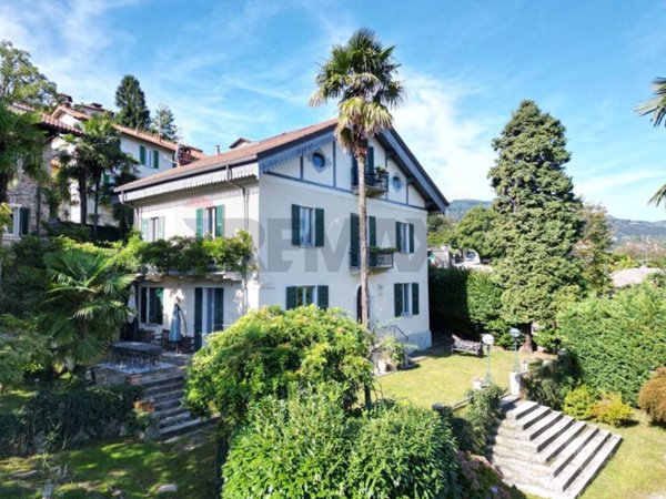 casa indipendente in vendita a Stresa in zona Vedasco