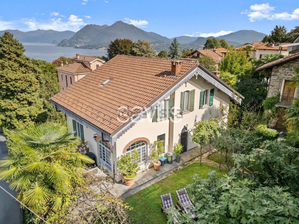 casa indipendente in vendita a Stresa in zona Vedasco