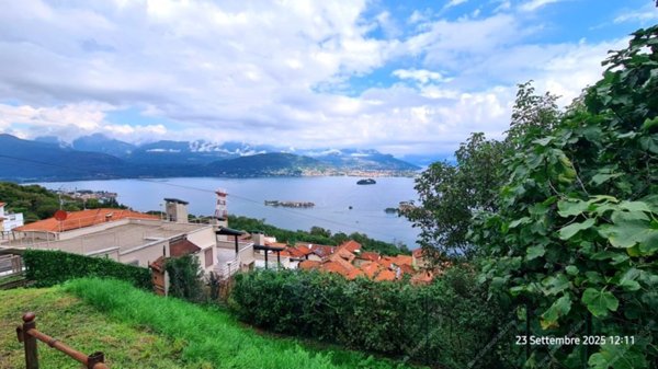 casa indipendente in vendita a Stresa in zona Someraro