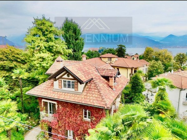 casa indipendente in vendita a Stresa