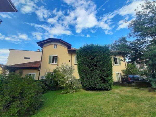 casa indipendente in vendita a Stresa