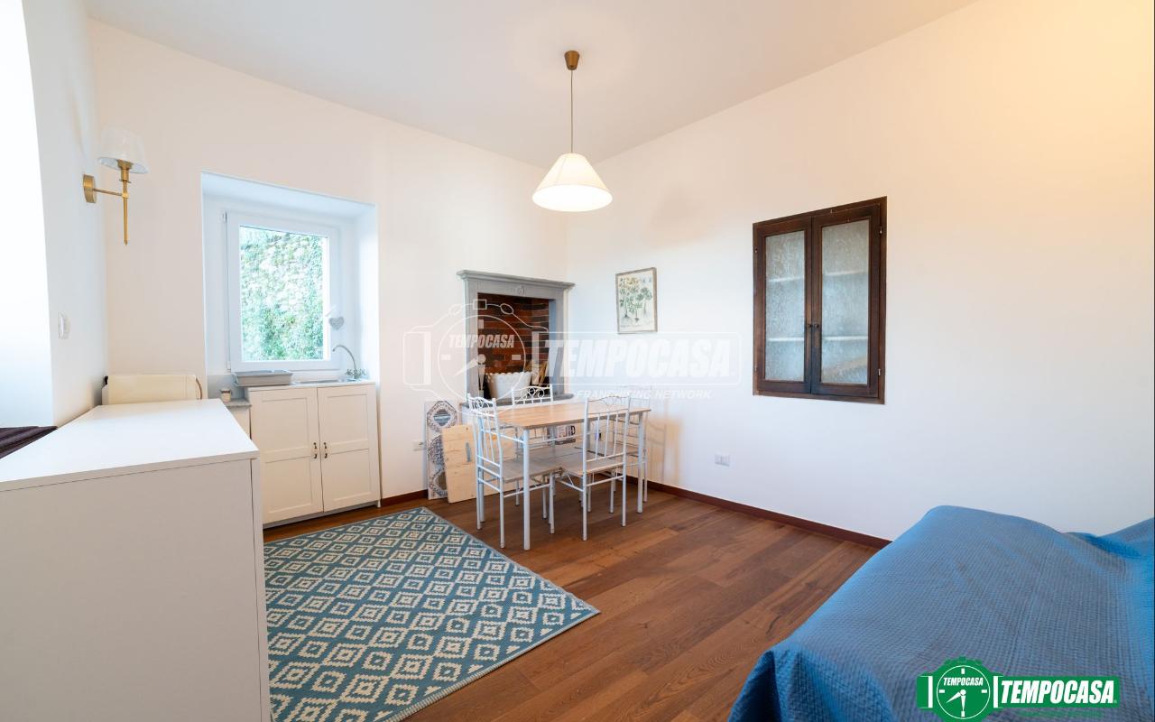 appartamento in vendita a Stresa in zona Magognino