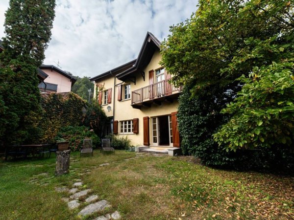 casa indipendente in vendita a Stresa