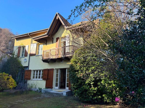 casa indipendente in vendita a Stresa