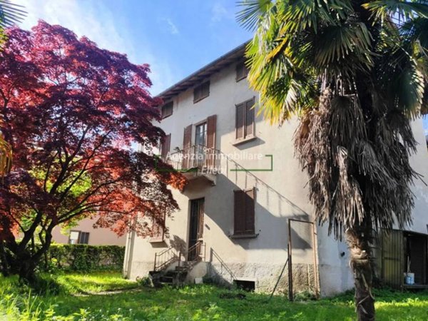 casa indipendente in vendita a Stresa